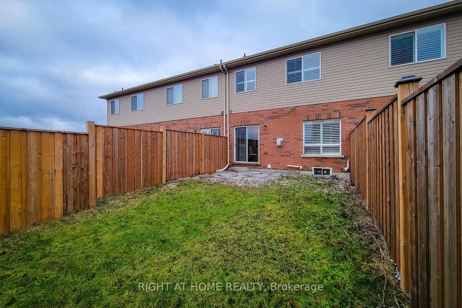 144 Lormont Boulevard photo 26