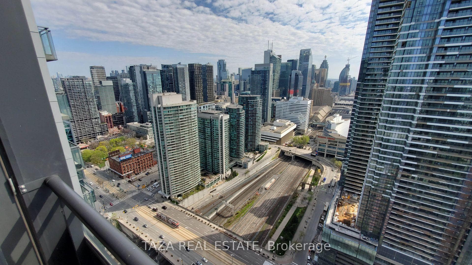 25 Telegram Mews Unit 5005 photo 19