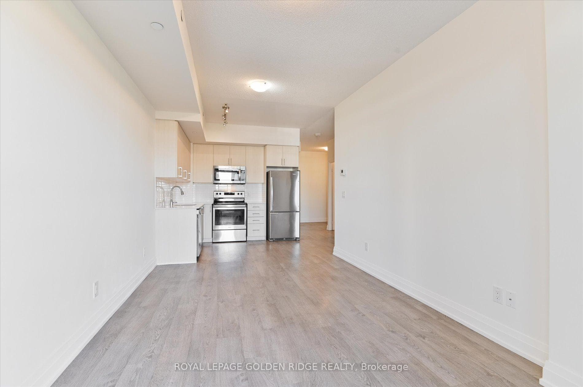591 Sheppard Avenue Unit 521 photo 9