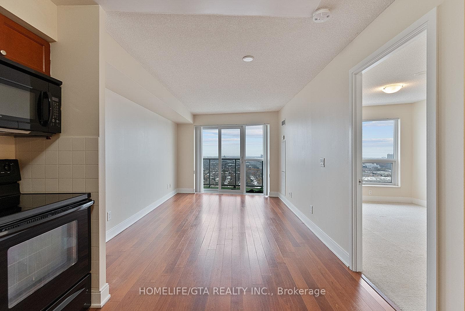 135 Village Green Square Unit 3916 photo 7