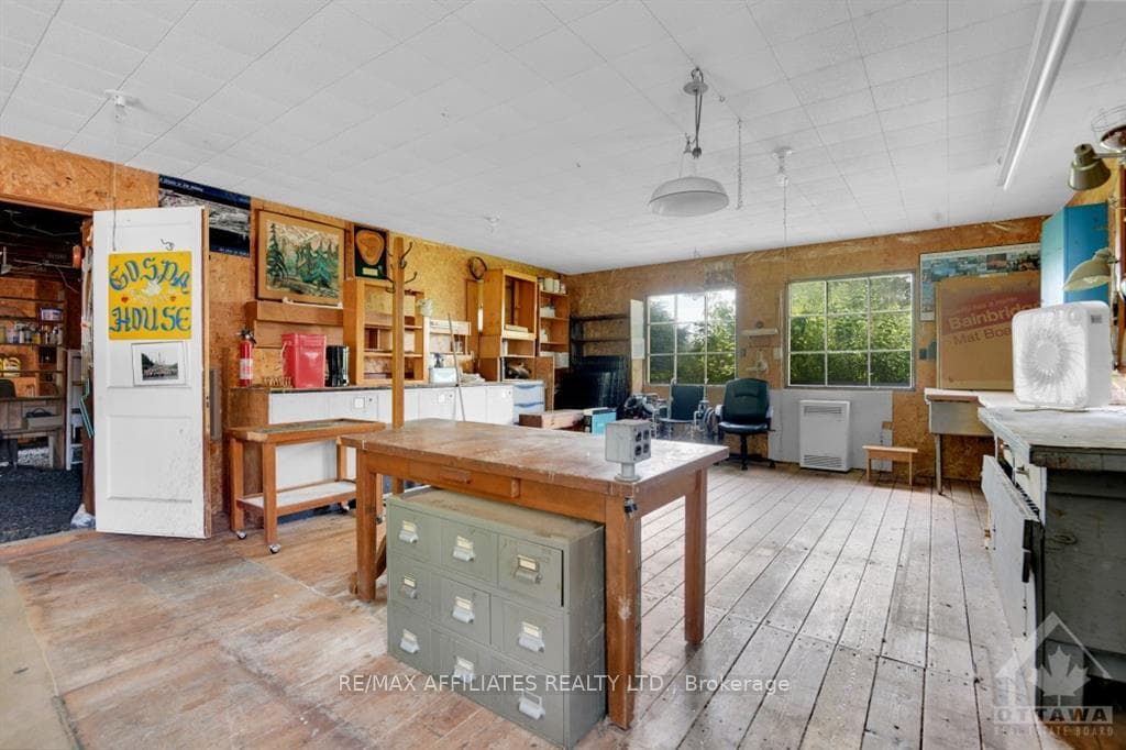 211 BROADWAY Street photo 27