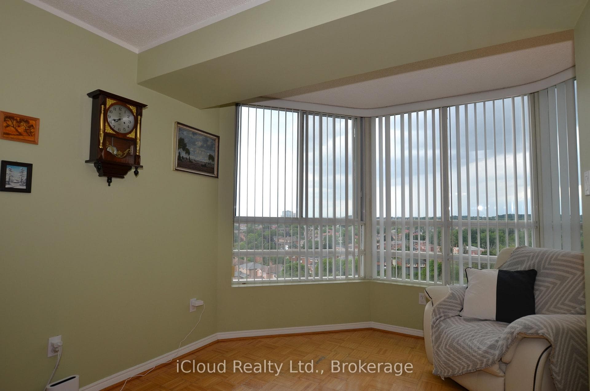50 Kingsbridge Garden Circle Unit 915 photo 22