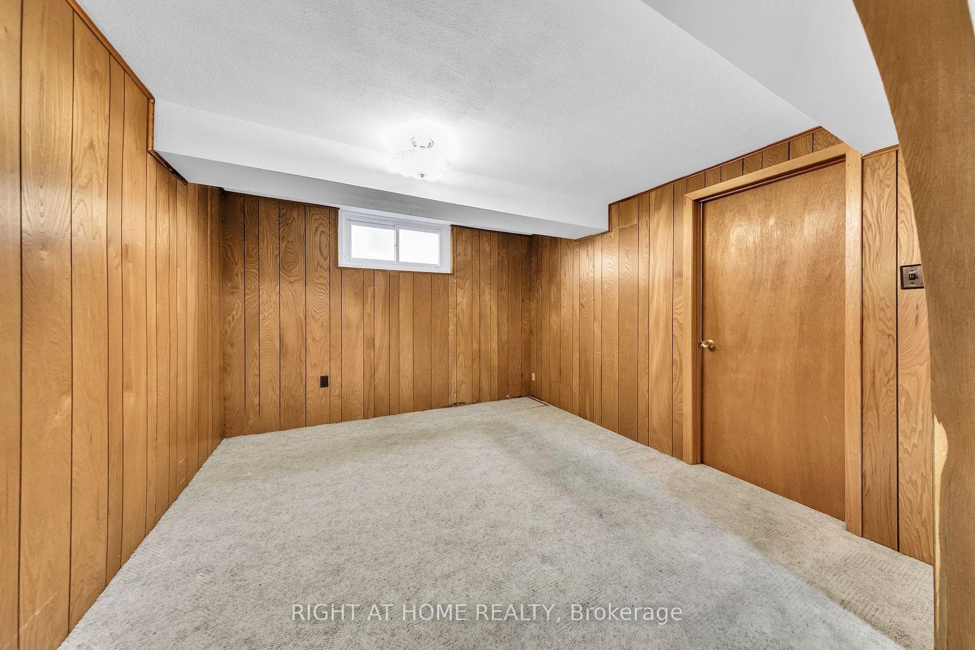 88 Peckham Avenue photo 35