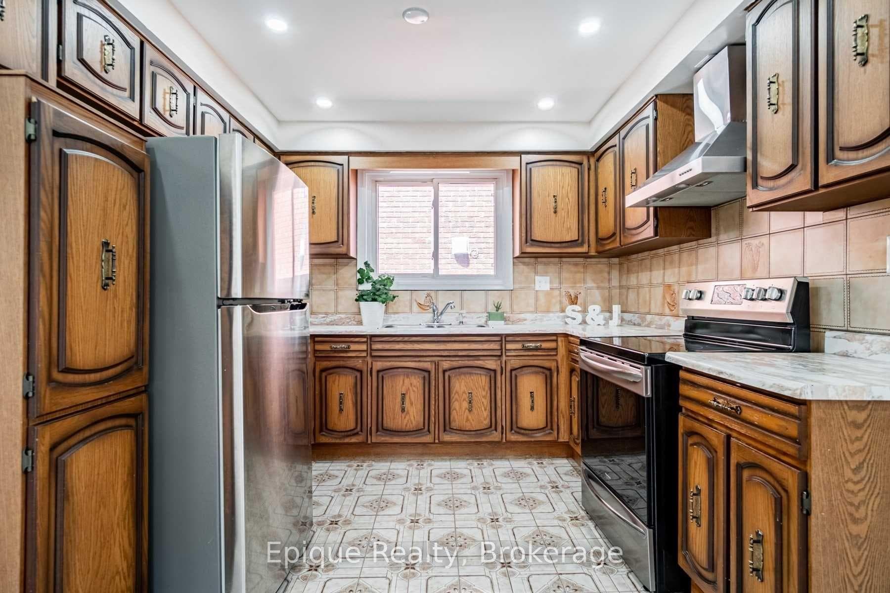 686 Limeridge Road photo 11