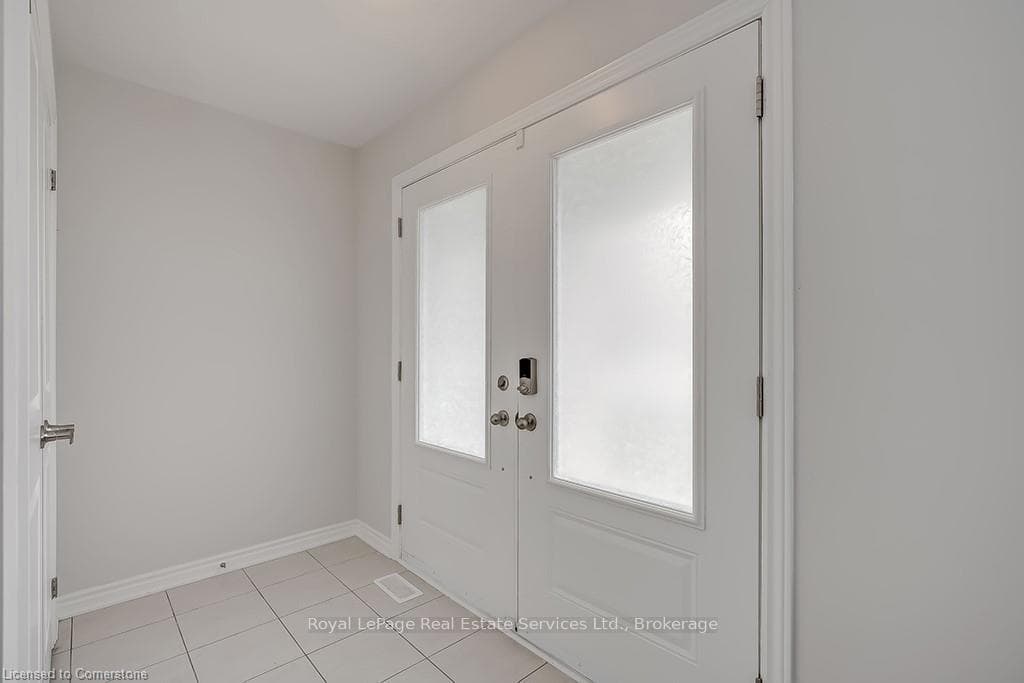 2509 LITTLEFIELD Crescent photo 4