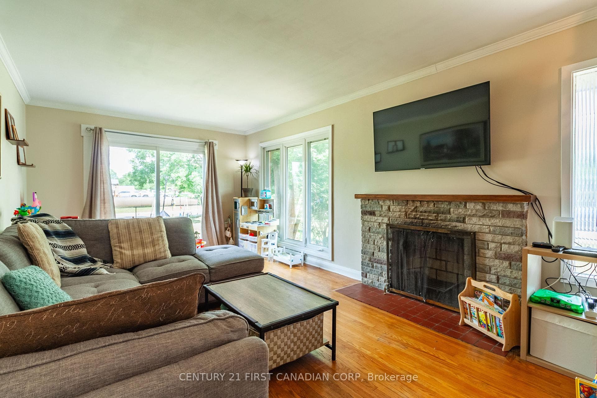 1721 Moffatt Avenue photo 18