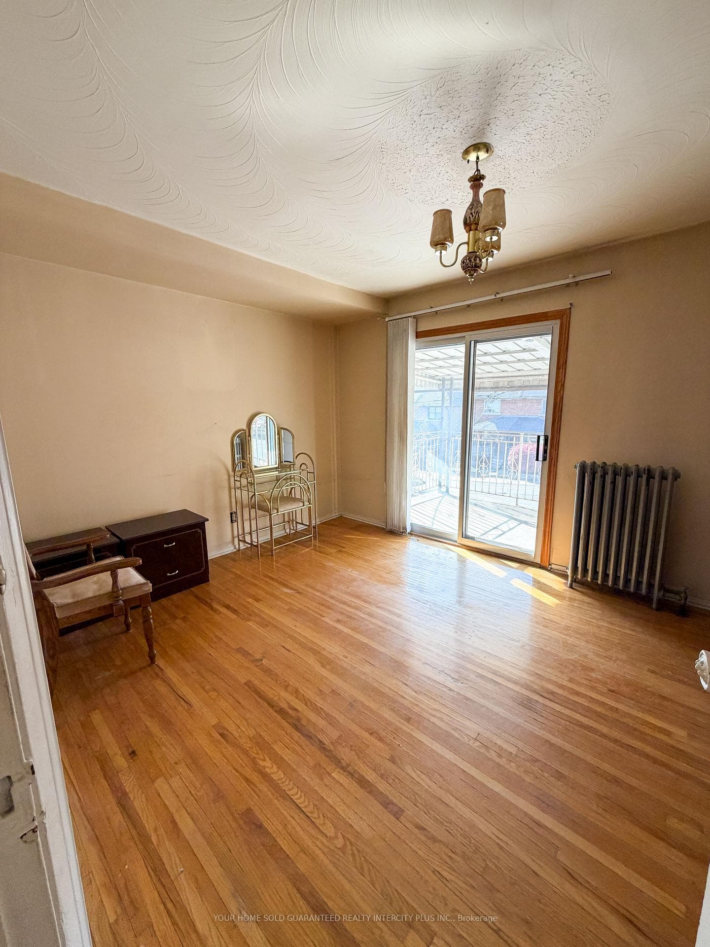 447 Christie Street photo 4