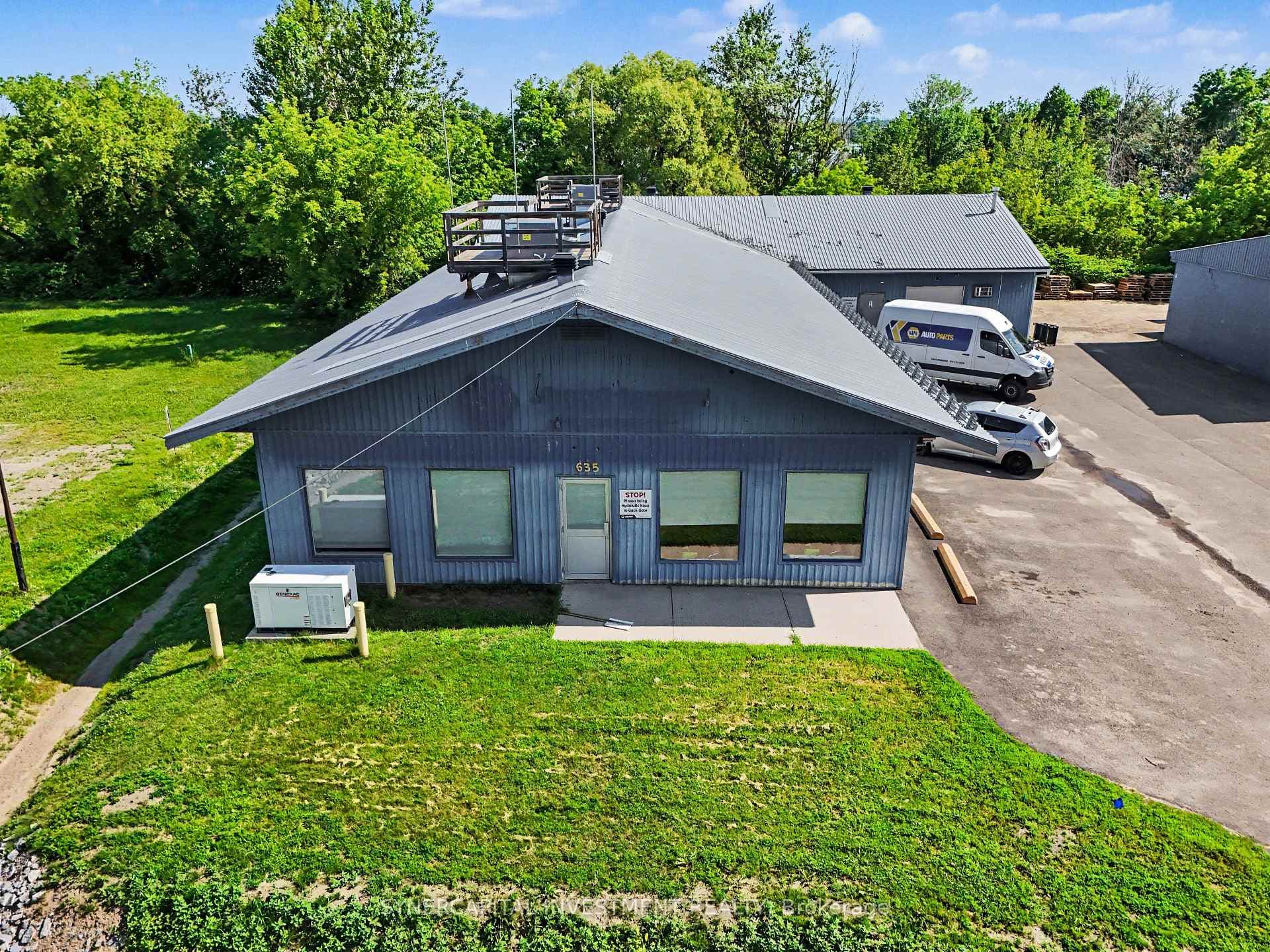 635 Nelson Street photo 24