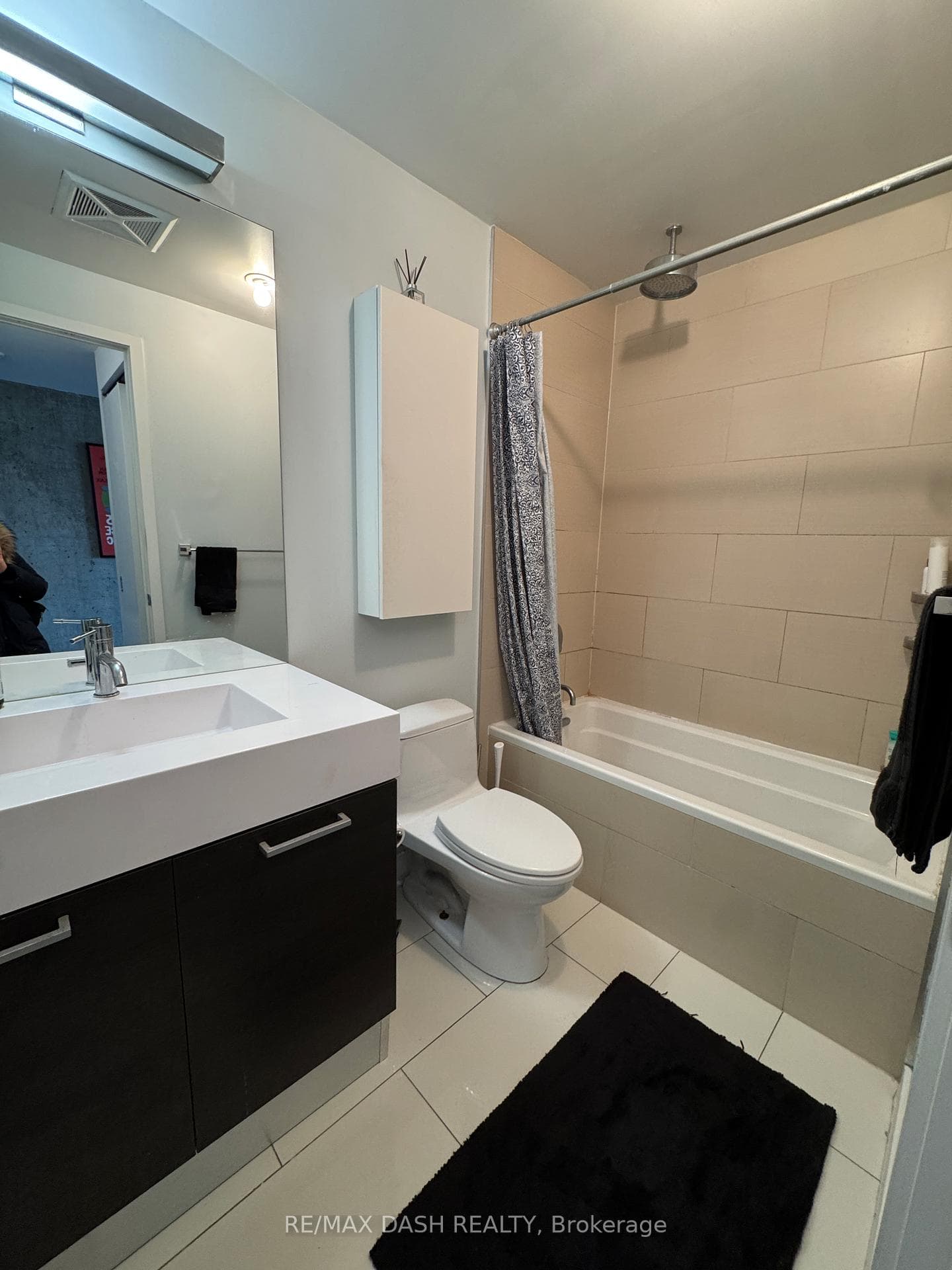90 Broadview Avenue Unit 701 photo 9