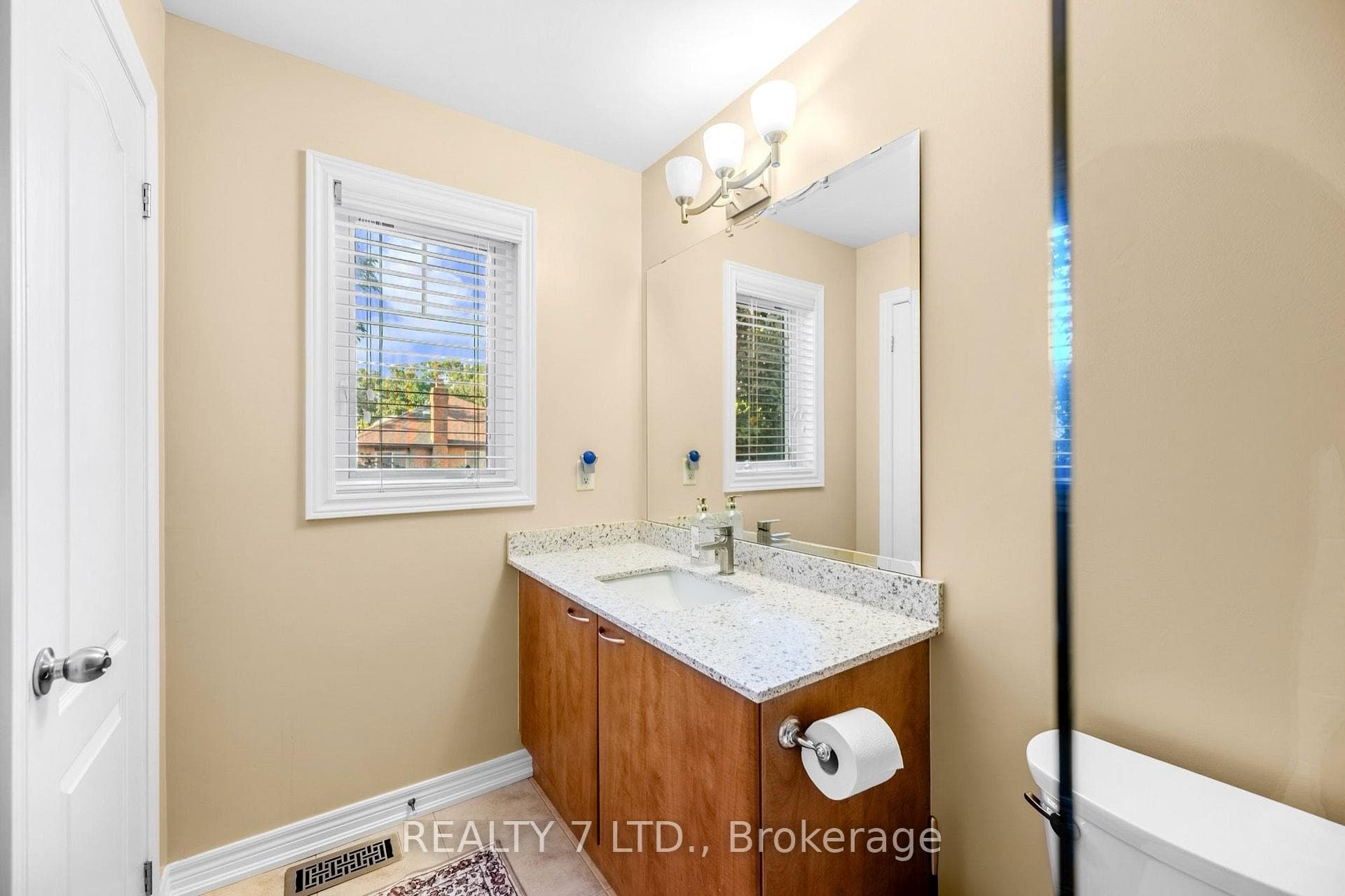 3217 Swiss Court photo 32