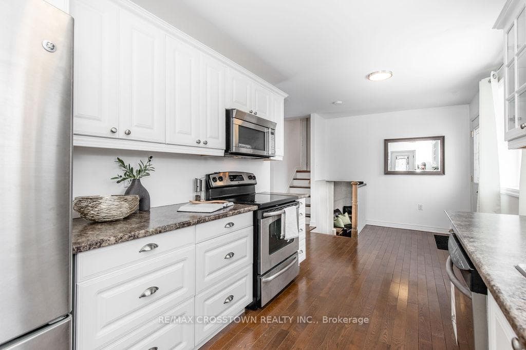 6 Deerpark Drive photo 17