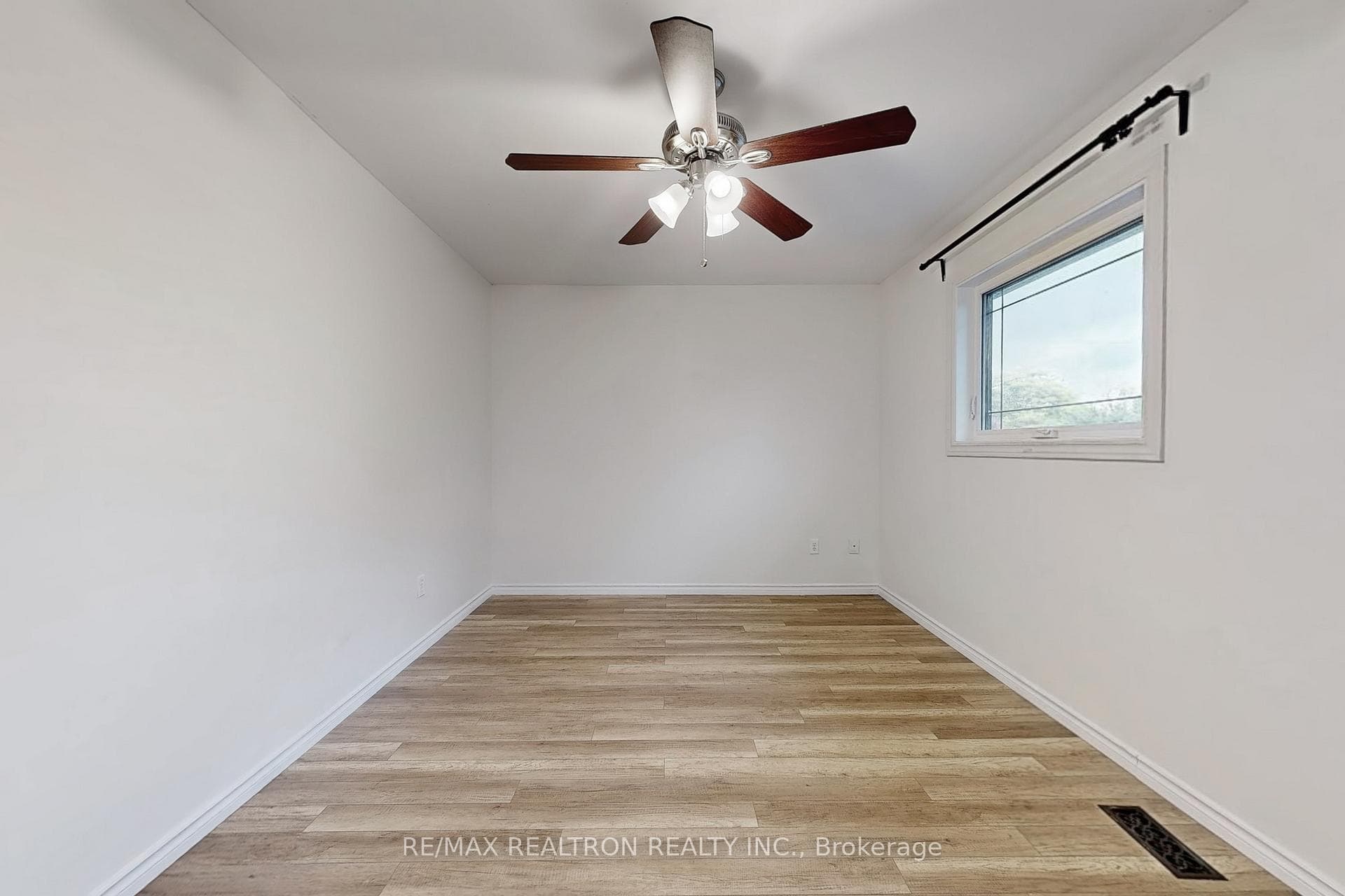 74 Trothen Circle photo 20