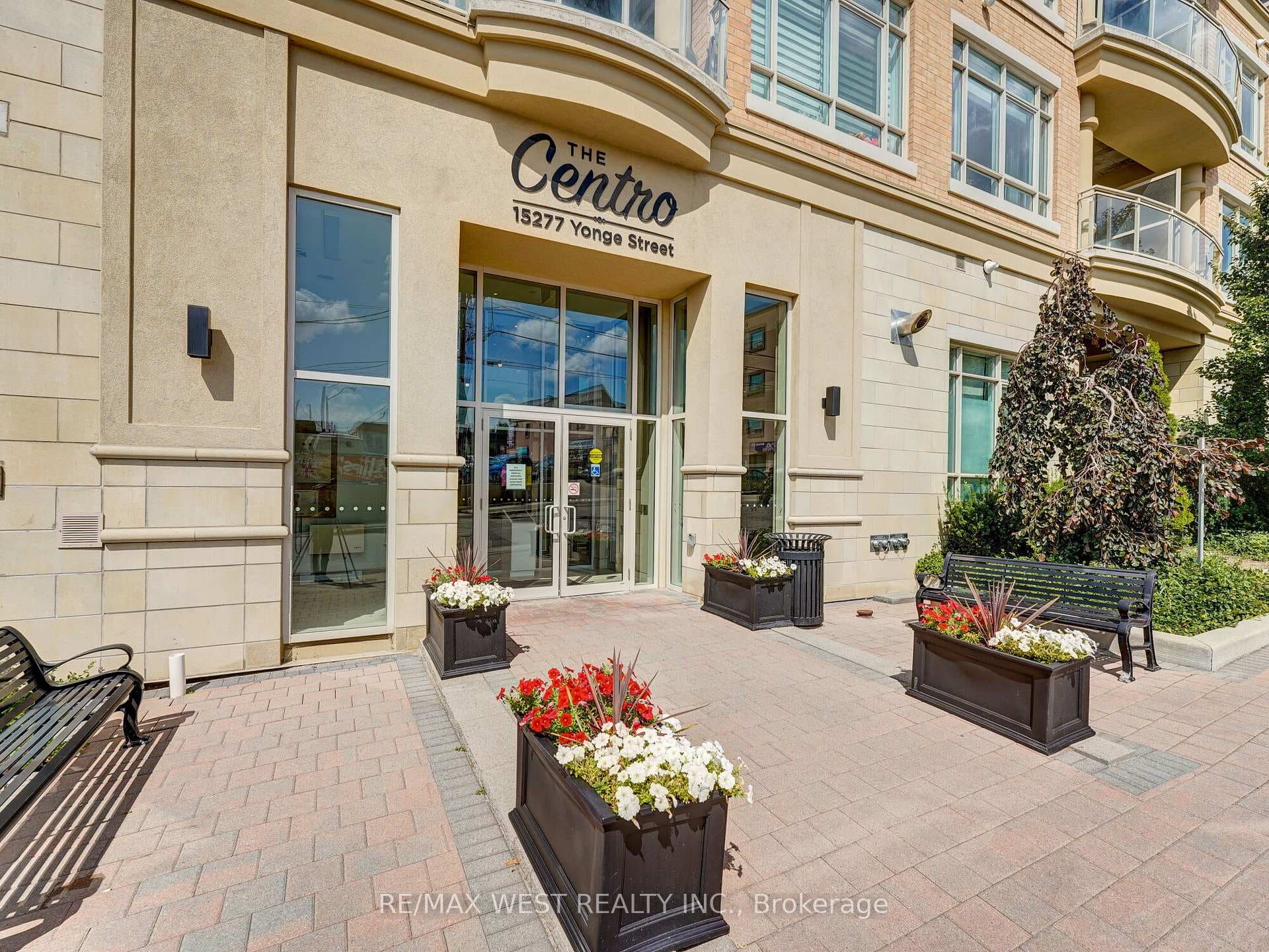 15277 Yonge Street Unit 503 photo 2