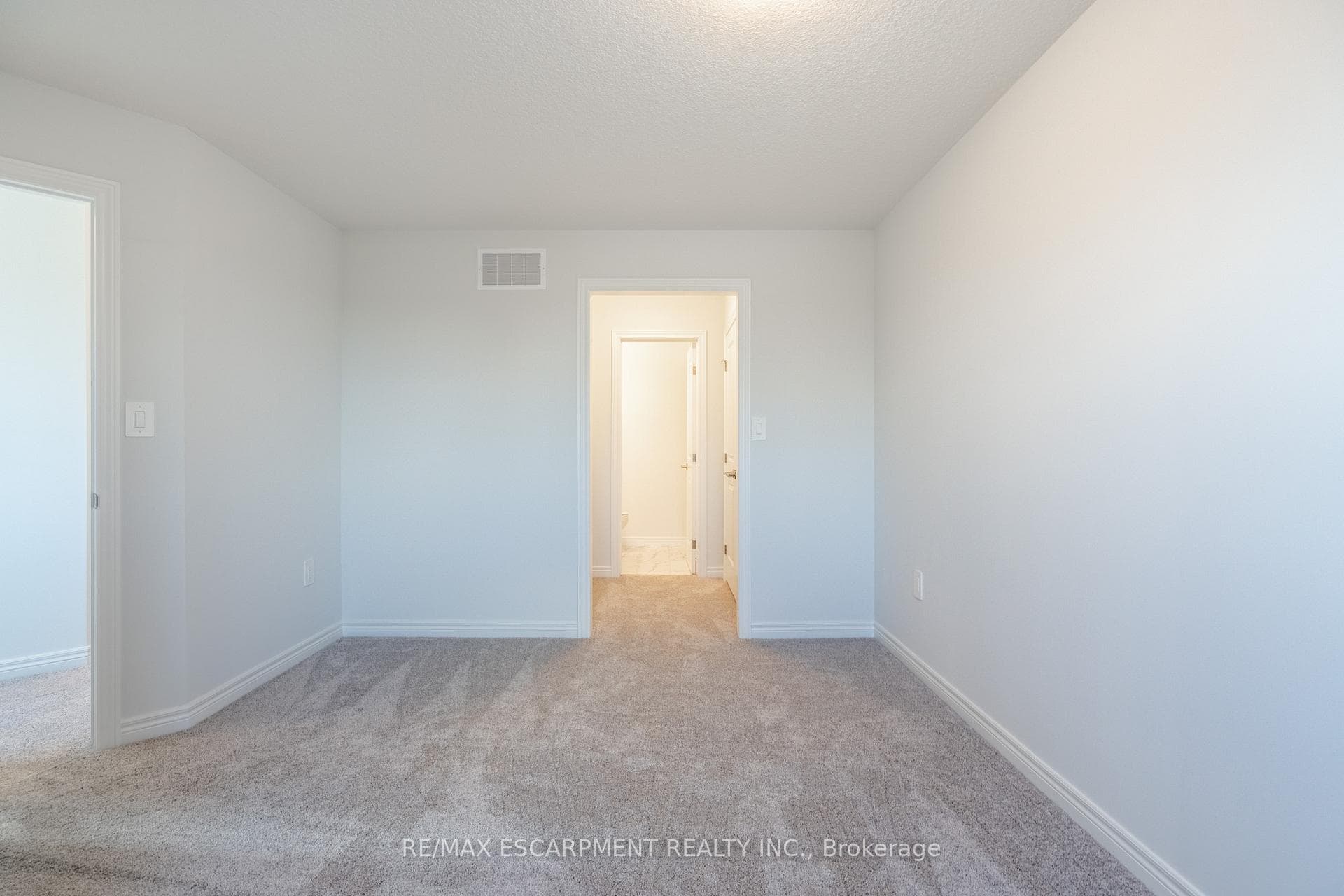 2620 Binbrook Road Unit 207 photo 26