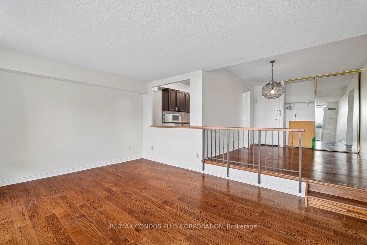 250 Scarlett Road Unit 1307 photo 8