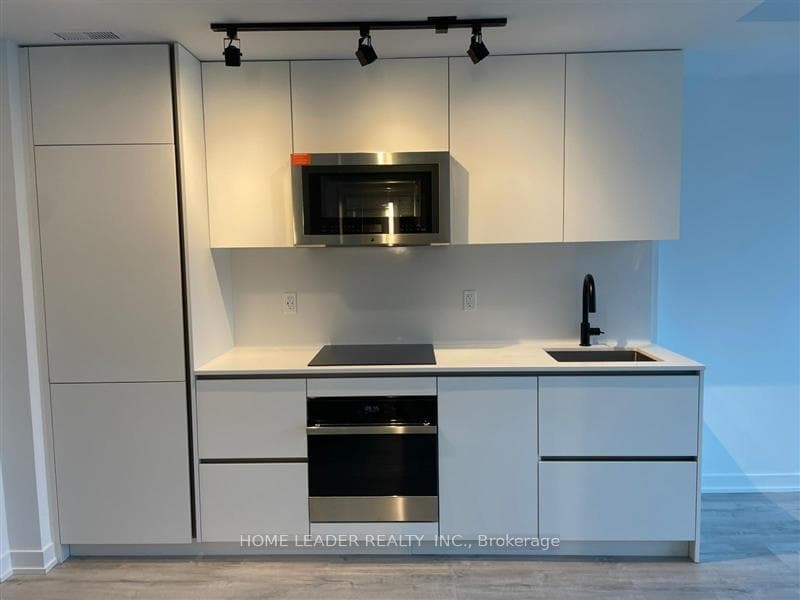 327 King Street West Street Unit 3708 photo 9