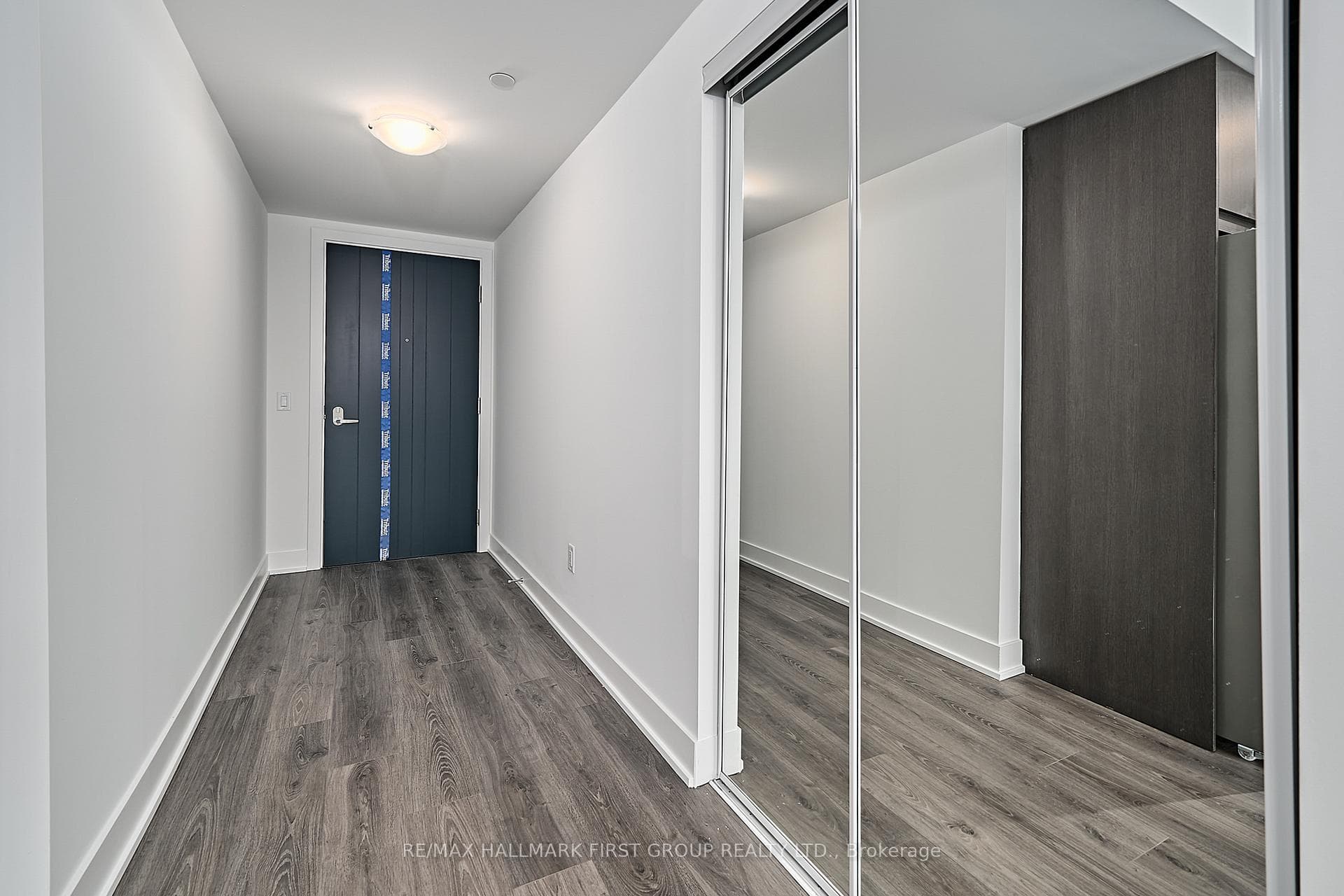 2545 Simcoe Street Unit 2708 photo 10