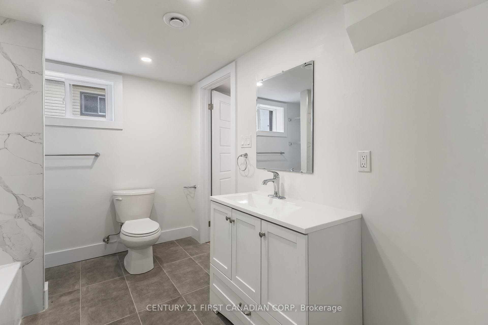 Lower - 142 Highbury Avenue photo 13