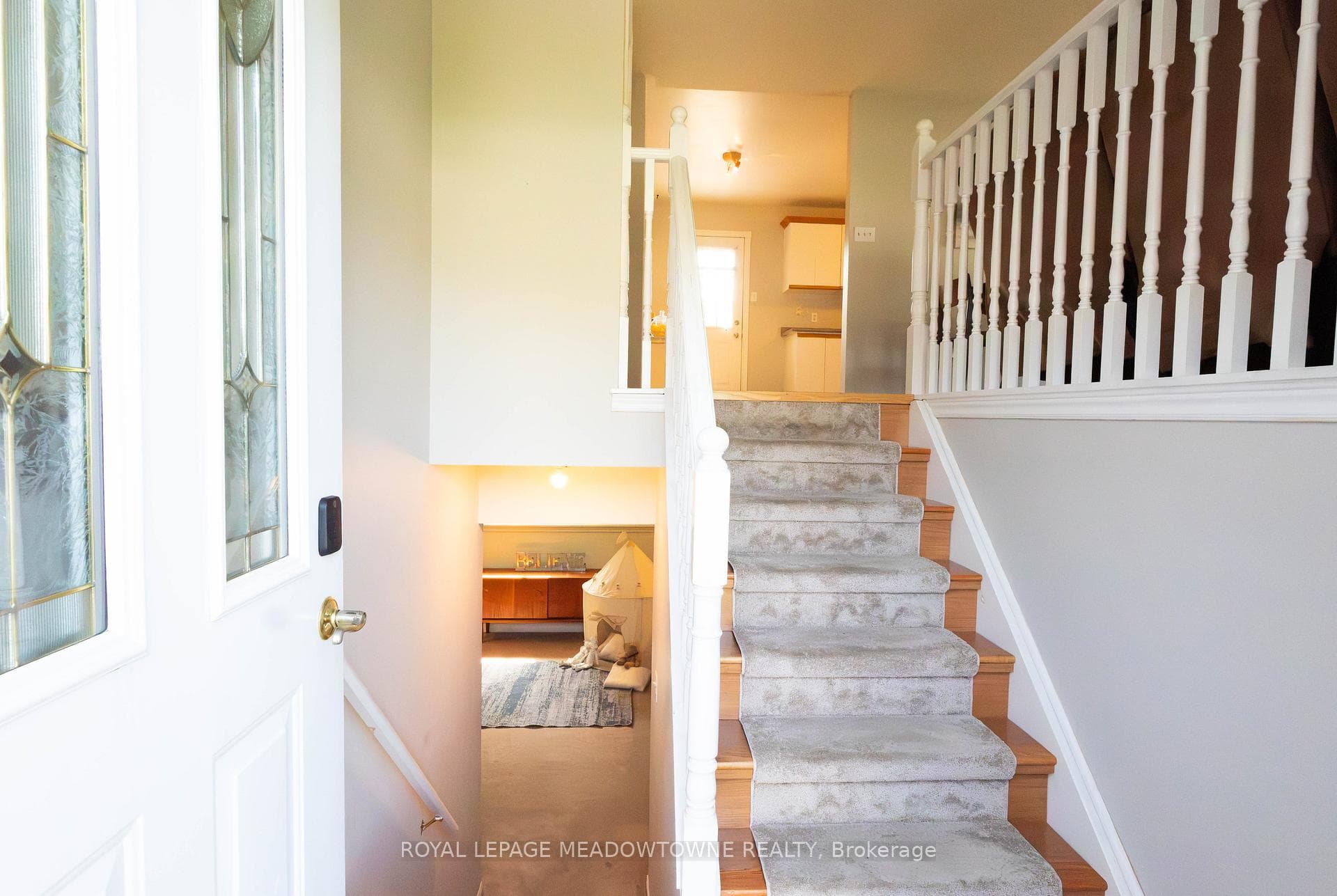 89 Royal Beech Drive photo 5