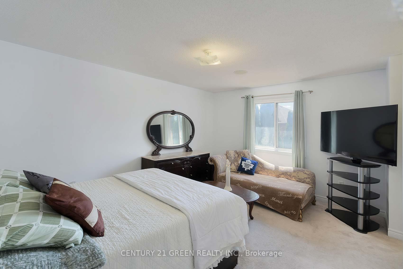 8 Lampman Drive photo 19