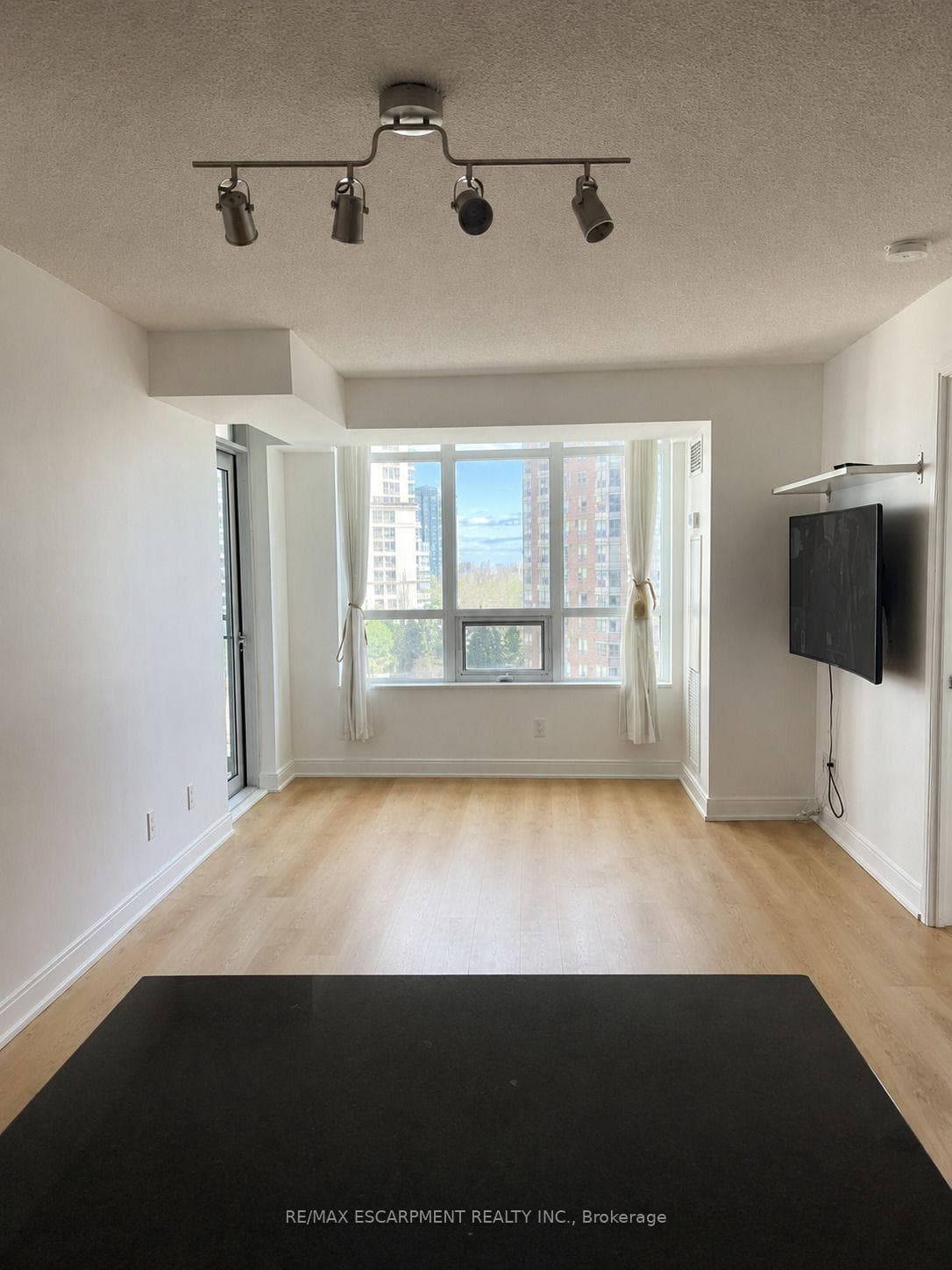 330 Burnhamthorpe Road Unit 708 photo 8