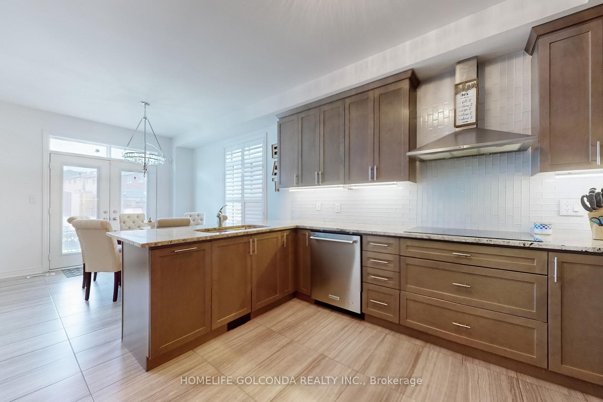 16 Algeo Way photo 11