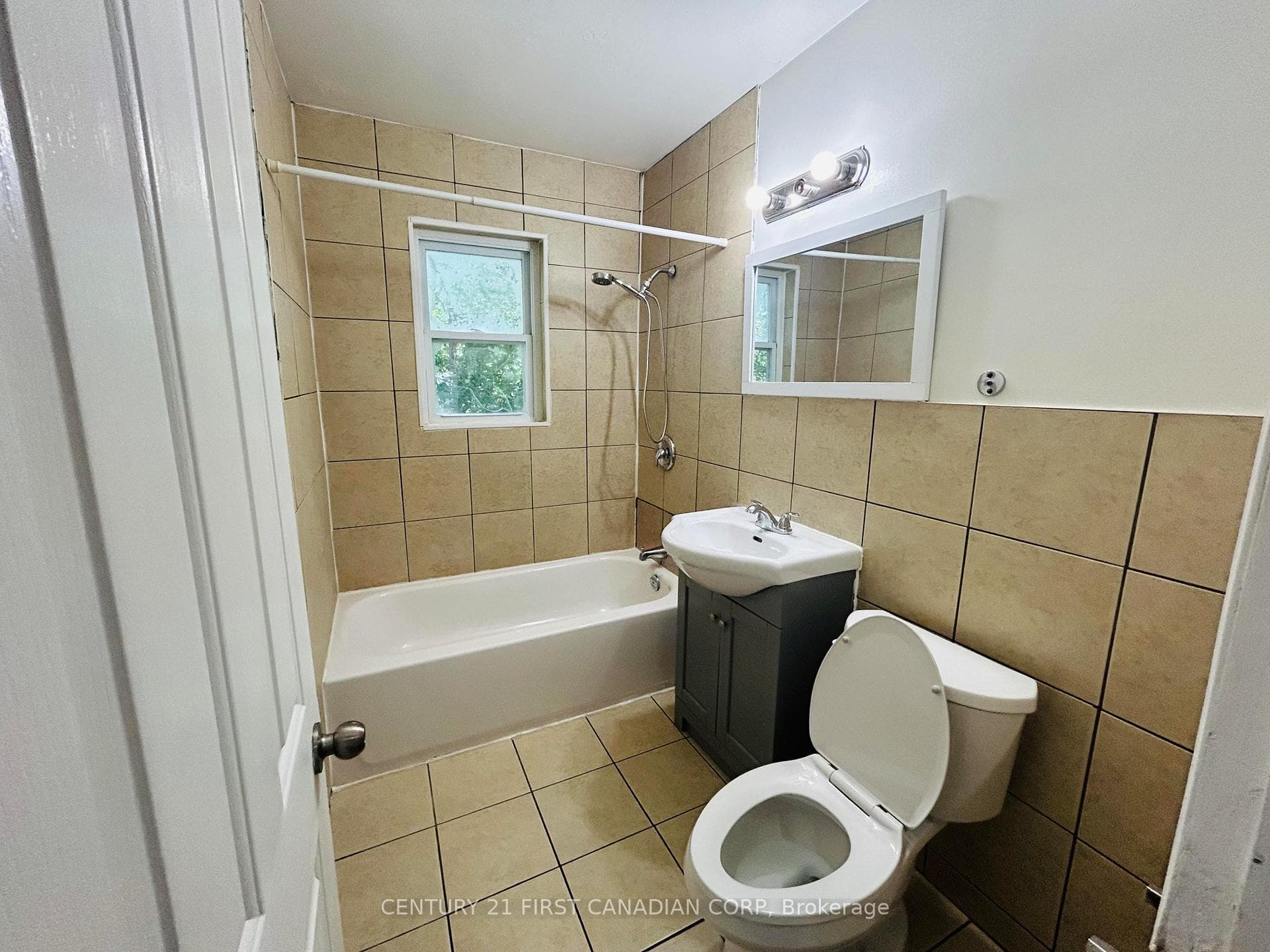 317 Southdale Road photo 15