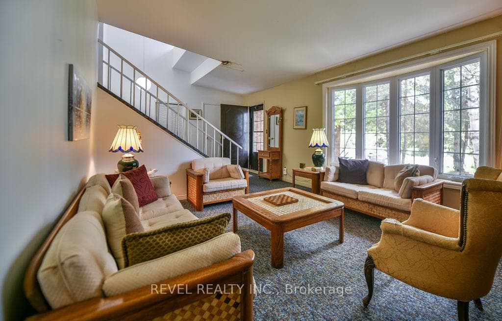 222 Earl Street photo 3