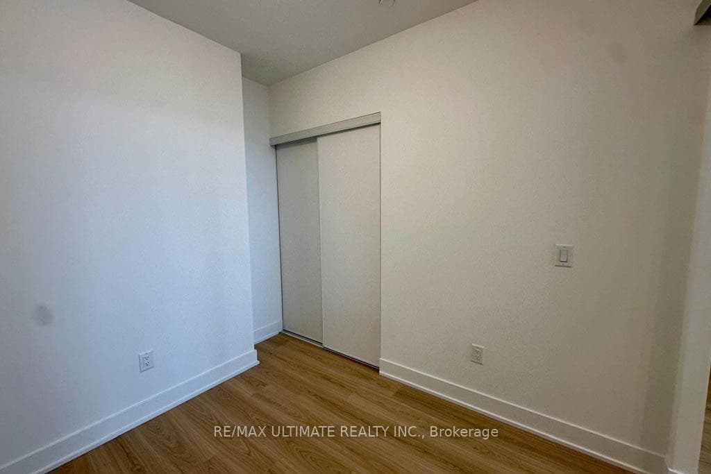 2545 Simcoe Road Unit 1905 photo 21