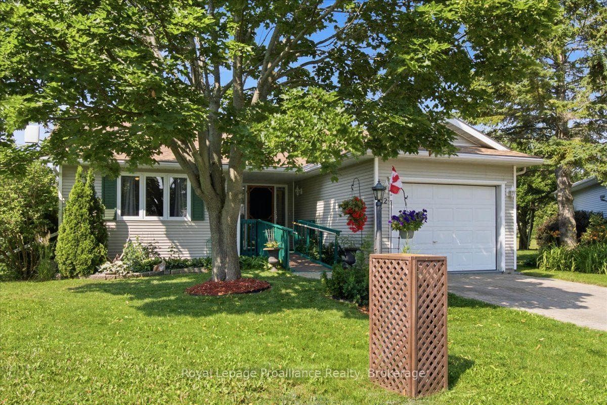 12 Reynolds Place photo 2