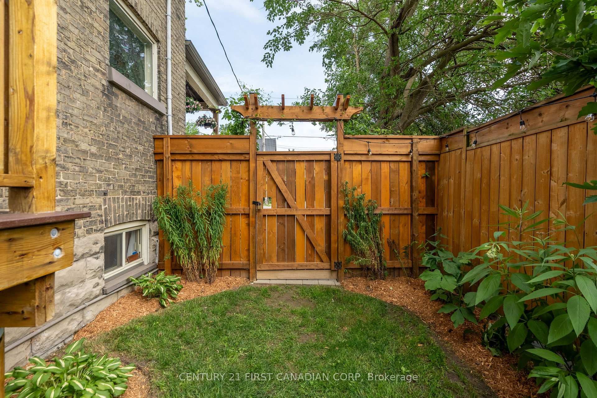 754 LORNE Avenue photo 36