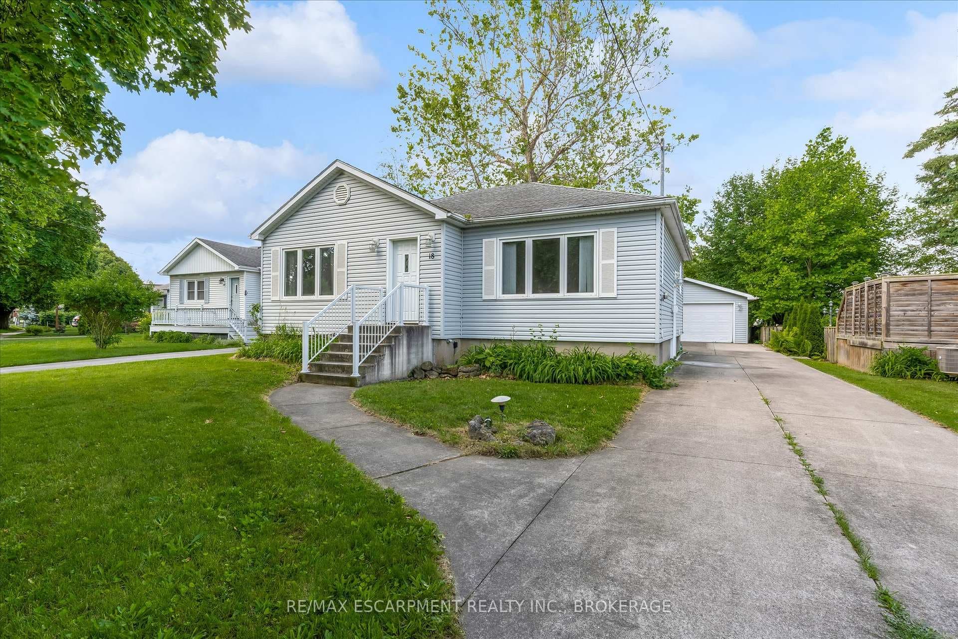 18 Bonavem Drive Unit 1 photo 2