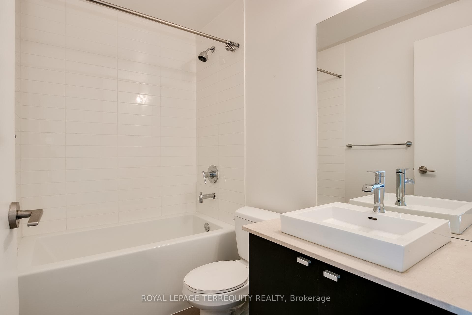 105 The Queensway N/A Unit 513 photo 16