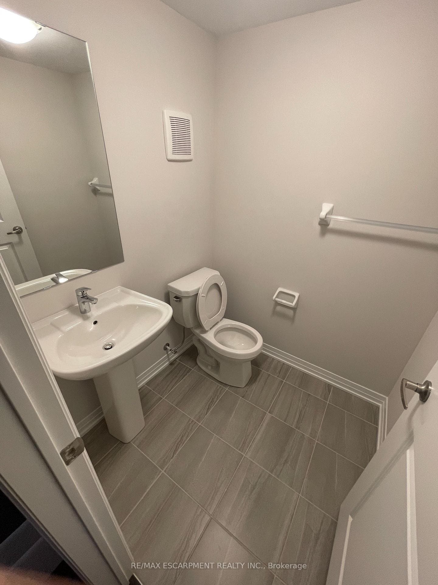 585 Colborne Street Unit 507 photo 10