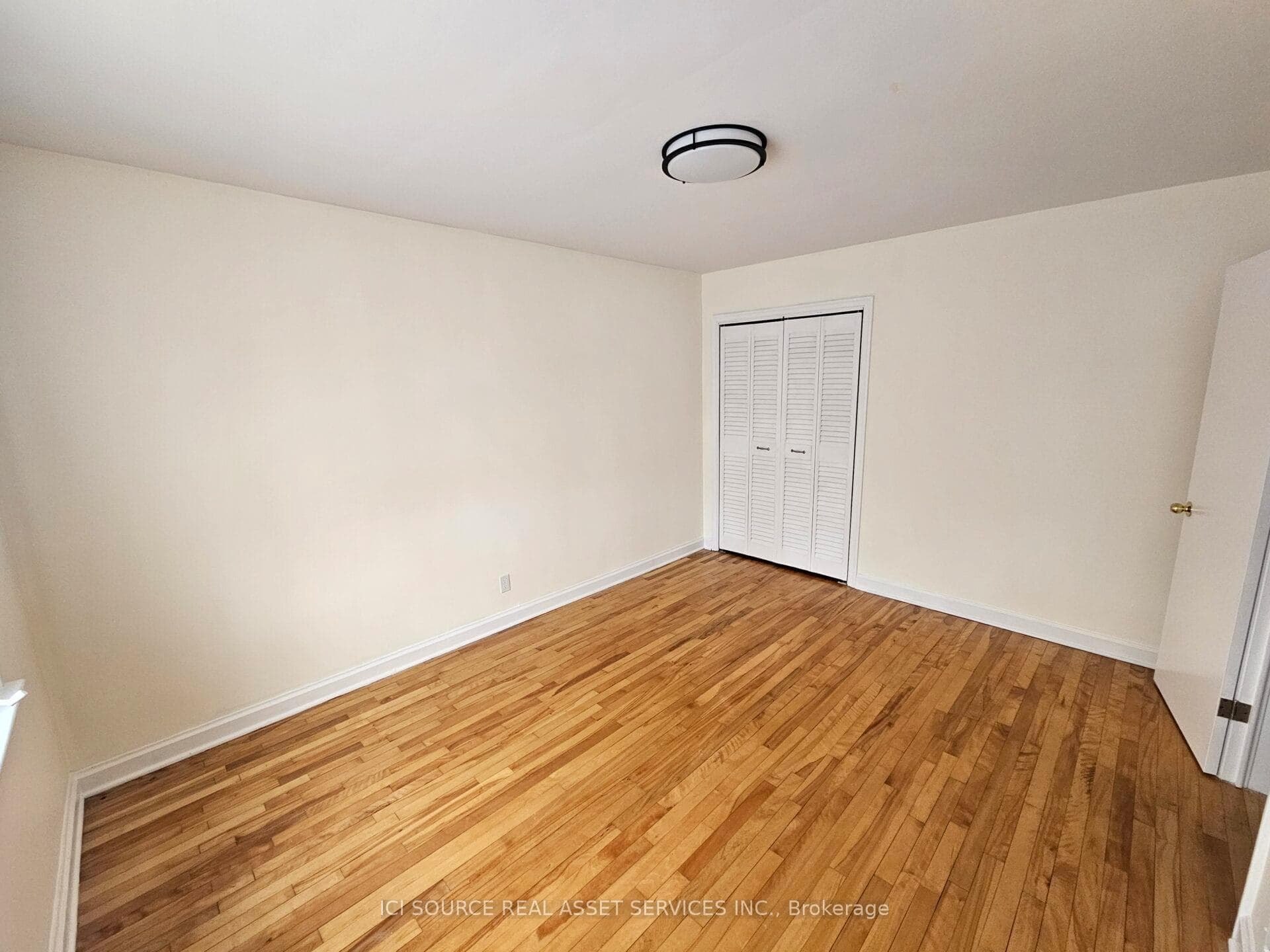 2243 Hillary Avenue photo 6