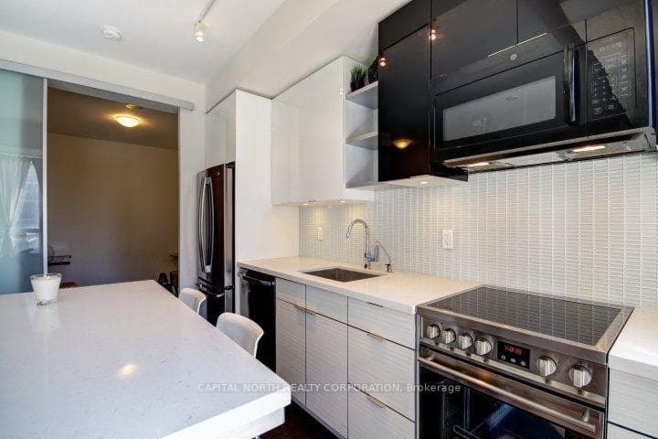 33 Shore Breeze Drive Unit 711 photo 9