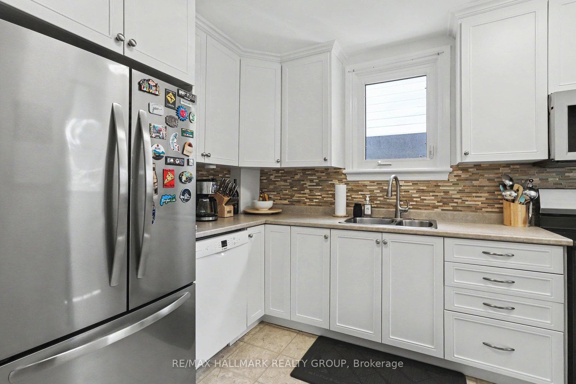 99 Dagmar Avenue photo 10