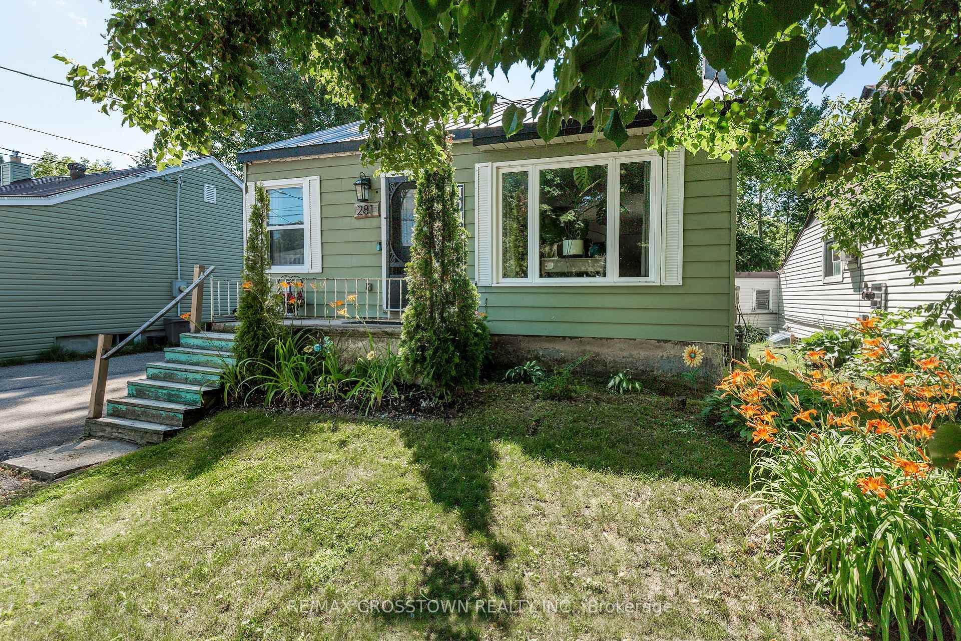 281 Elizabeth Street photo 3