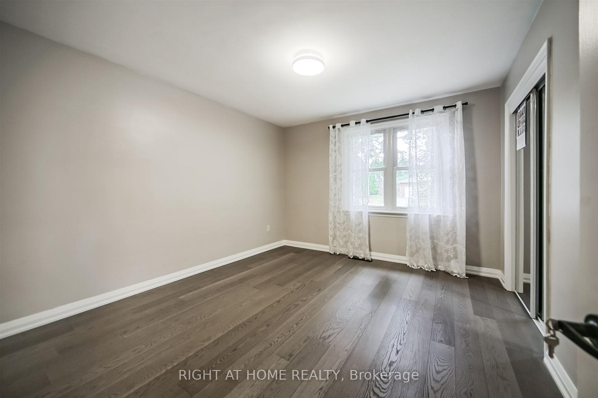 388 Lark Avenue photo 27