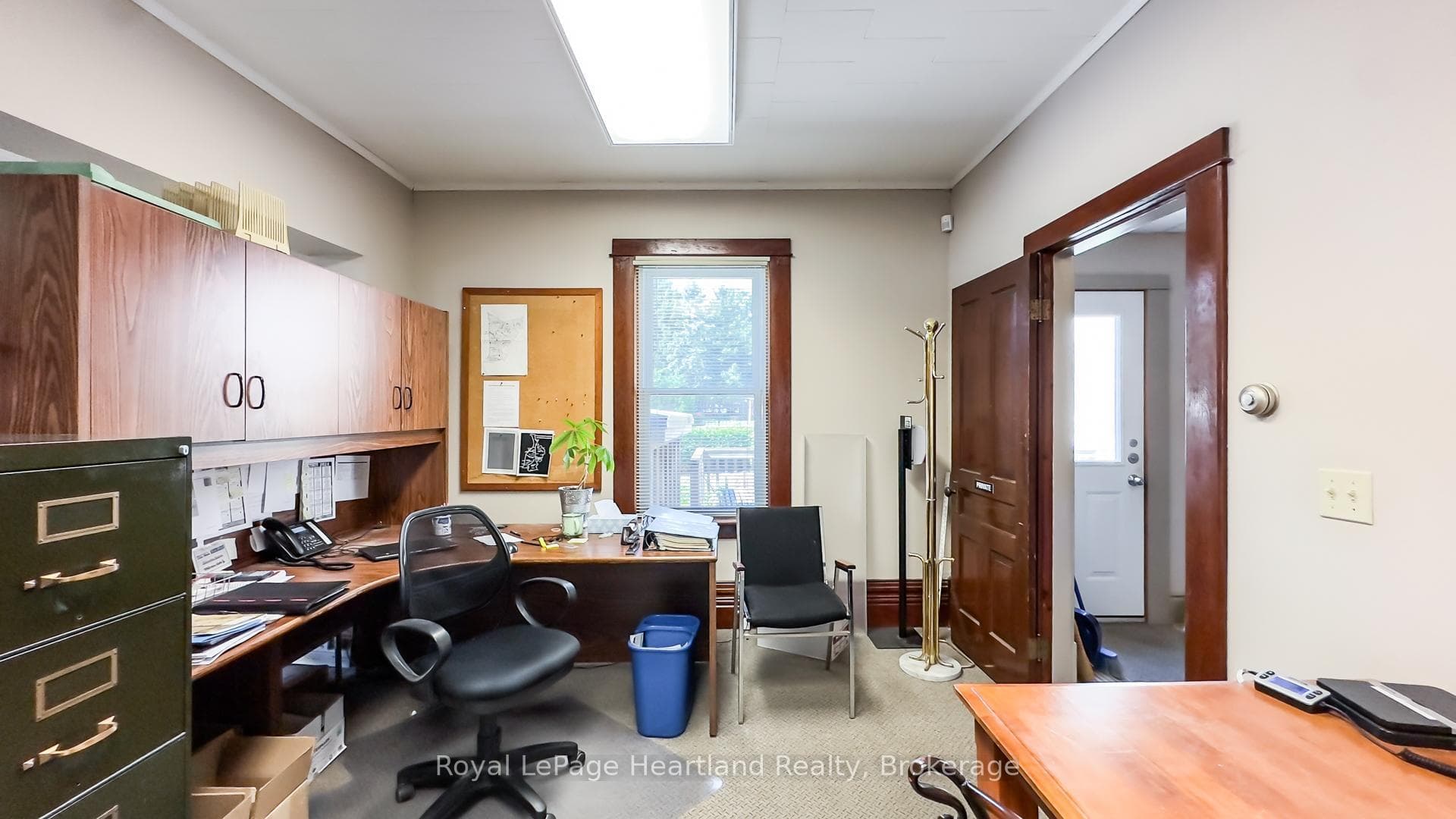 401 QUEEN Street photo 30
