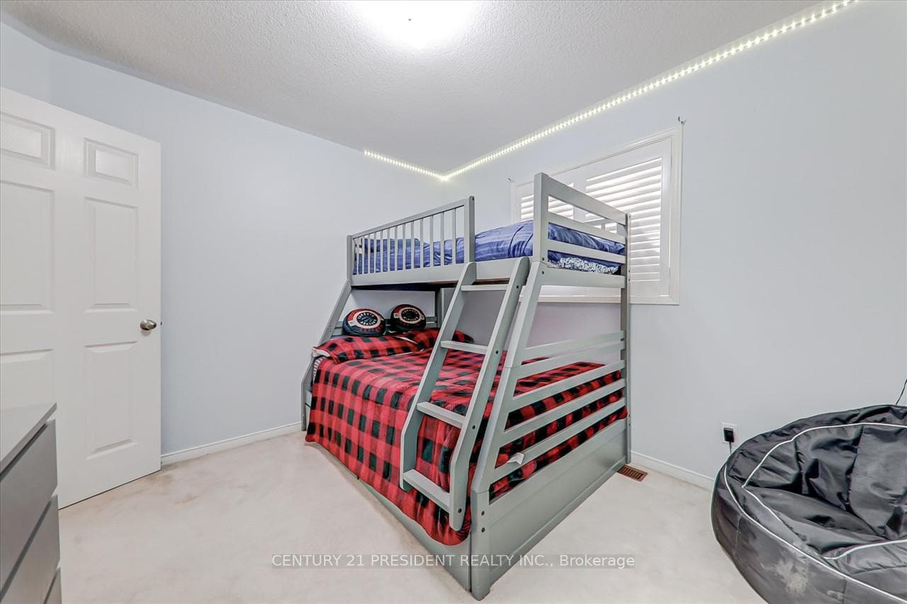 1135 Tall Pine Avenue photo 24