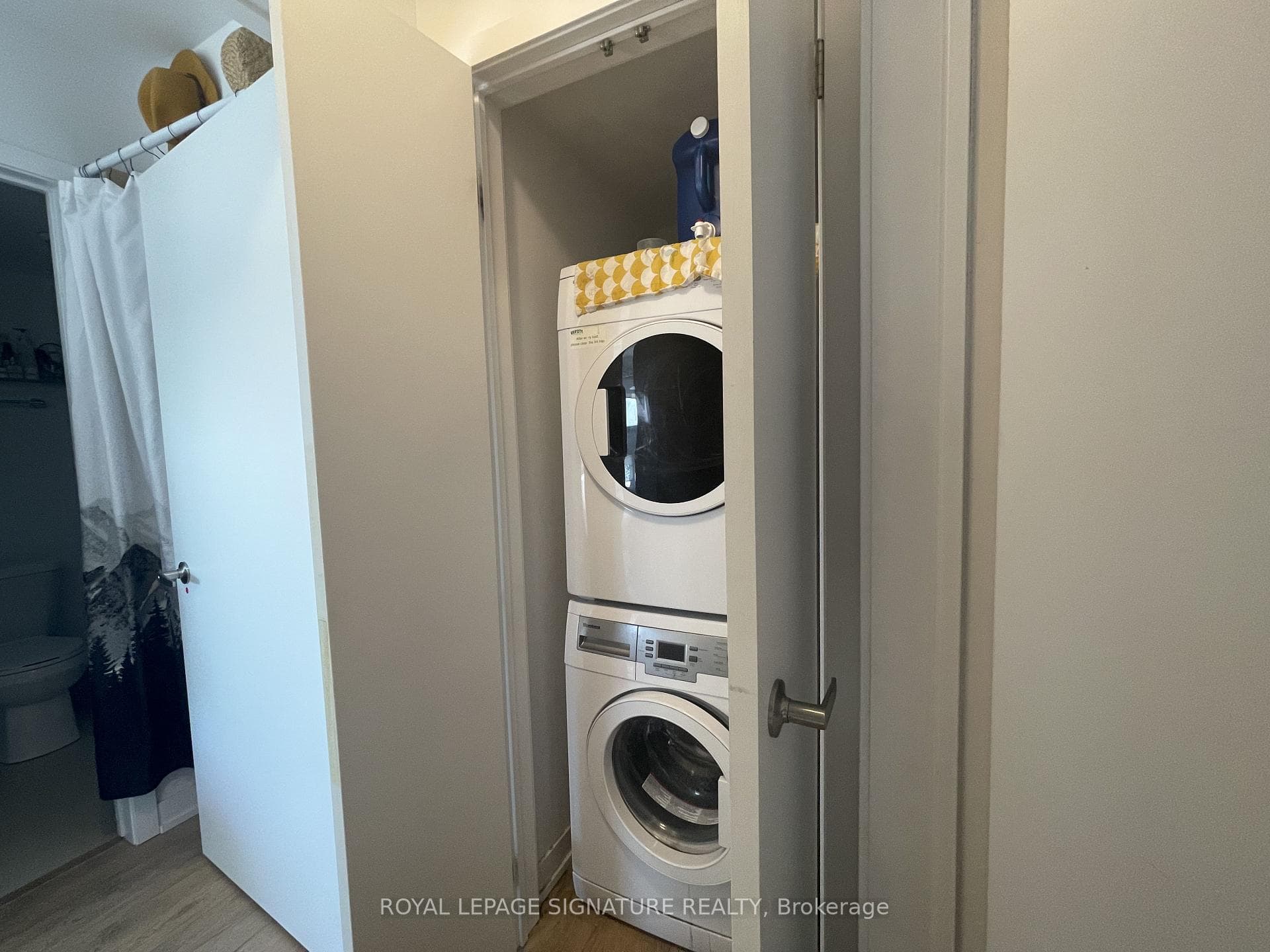 1760 Simcoe Street Unit 95C photo 3