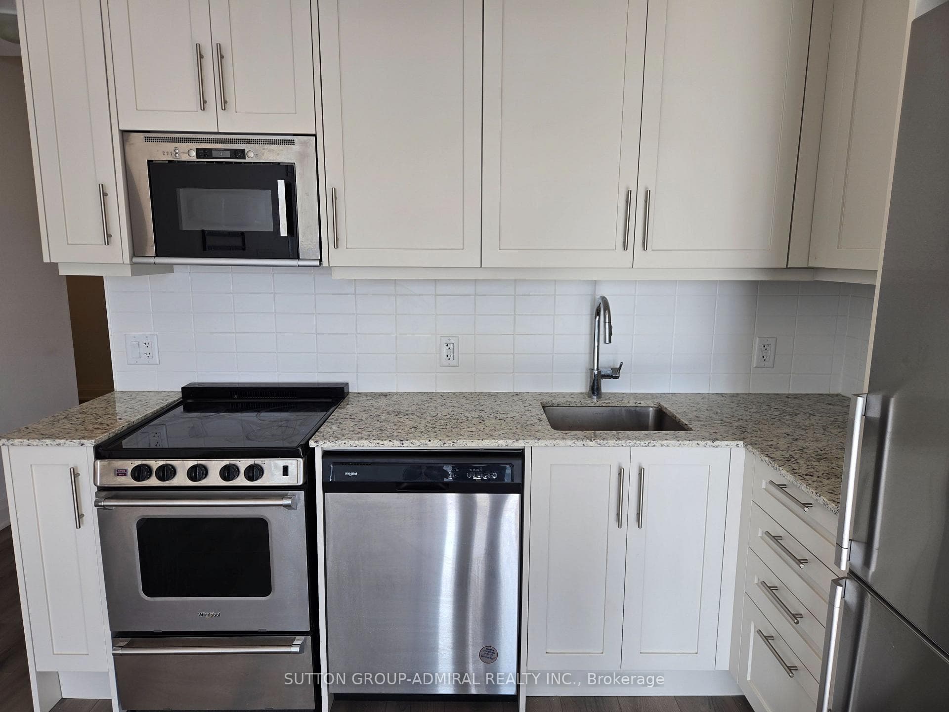 20 Gatineau Drive Unit 1504 photo 17