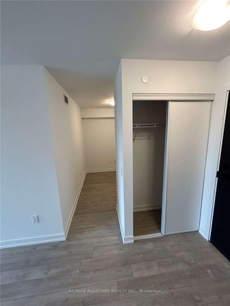 1480 Bayly Street Unit 519 photo 7
