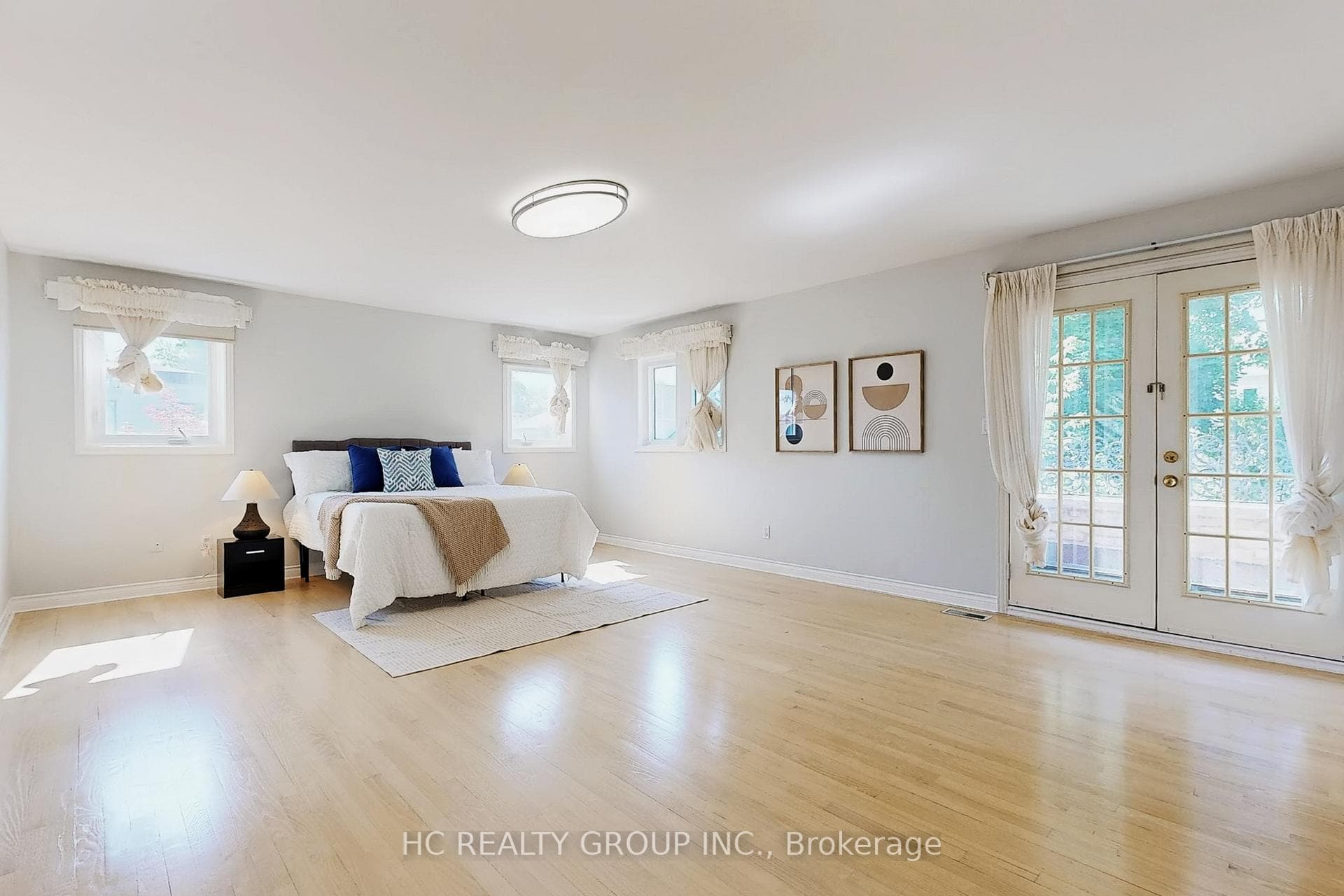 348 Greenfield Avenue photo 20