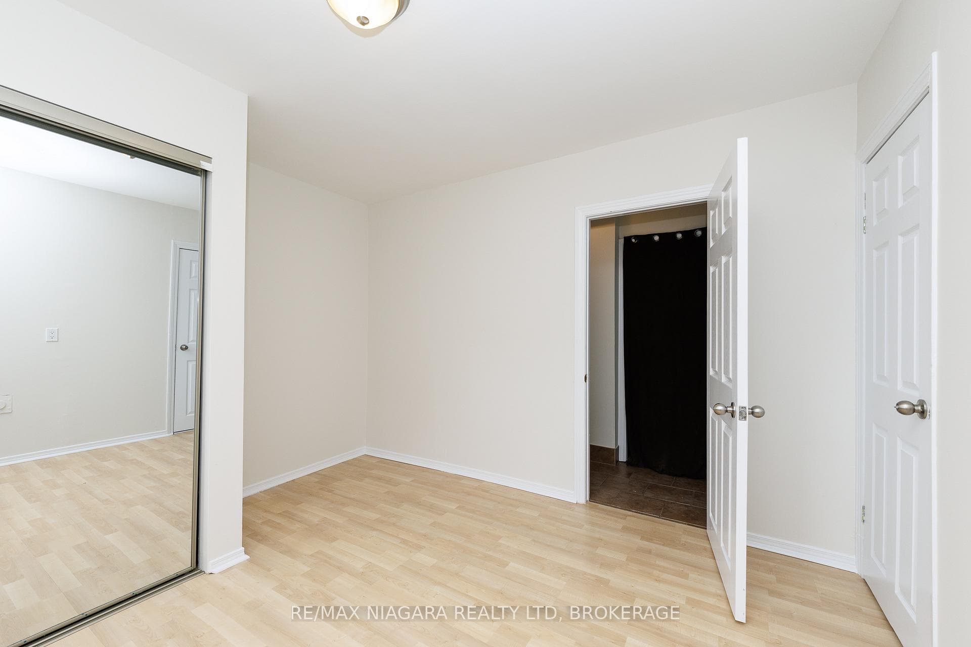 3 PHELPS Street photo 18