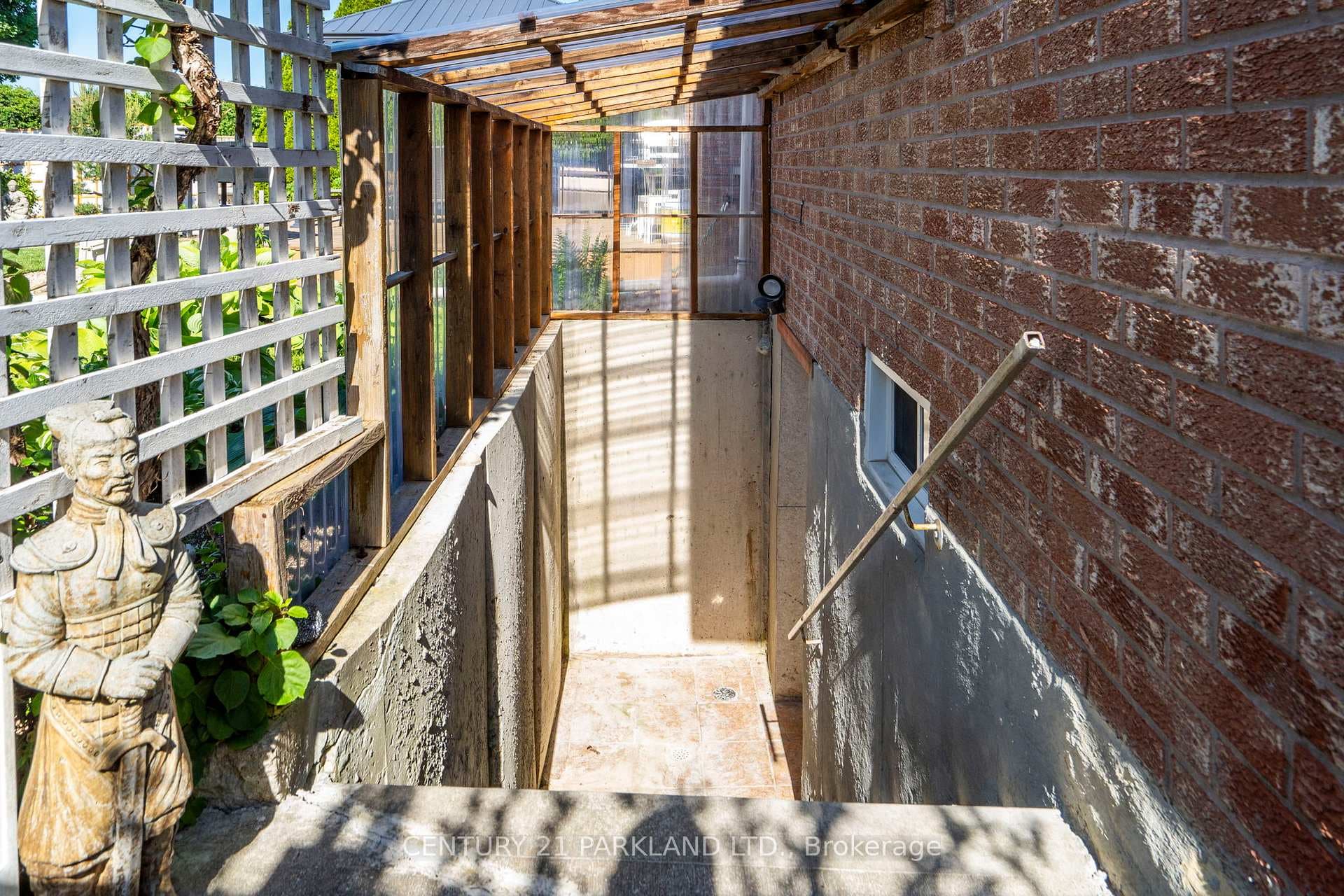 14 Coates Crescent Unit BSMT photo 16