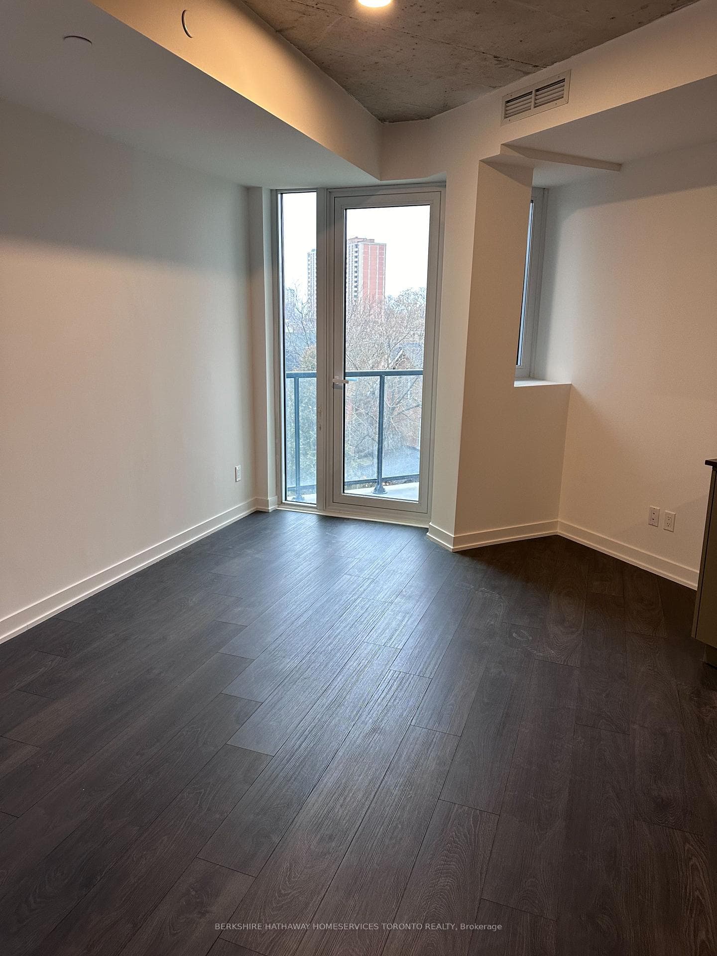 57 Brock Avenue Unit 417 photo 13