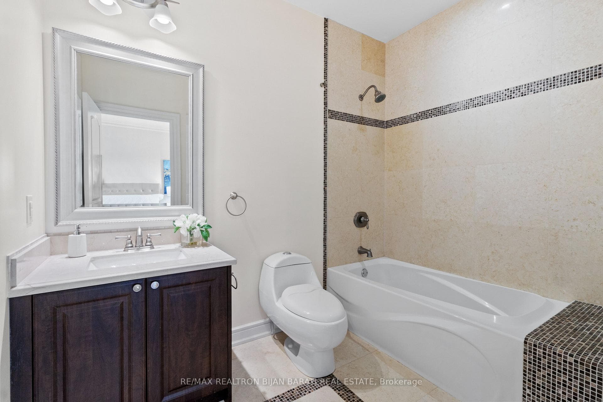 255 Homewood Avenue photo 32