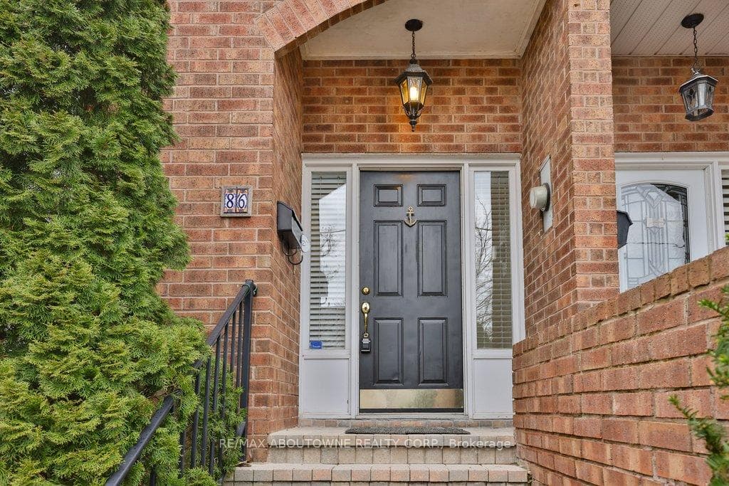 86 Forsythe Street photo 2